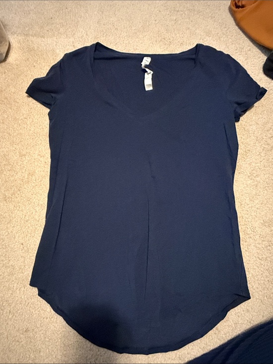 lululemon athletica Tops - lululemon athletica Navy Short Sleeve V-Neck Tee